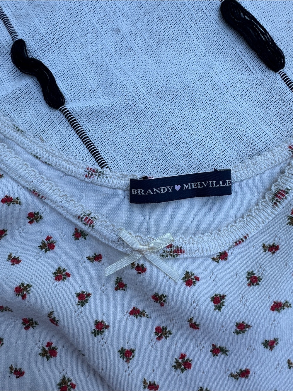 Hollister, Brandy Melville,garage and out from under tank tops. - Picture 5 of 11